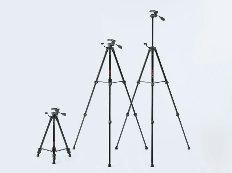 BoschBT 150 建築三腳架，高度可調。