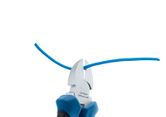Bosch側切鉗切割藍色直流電纜。