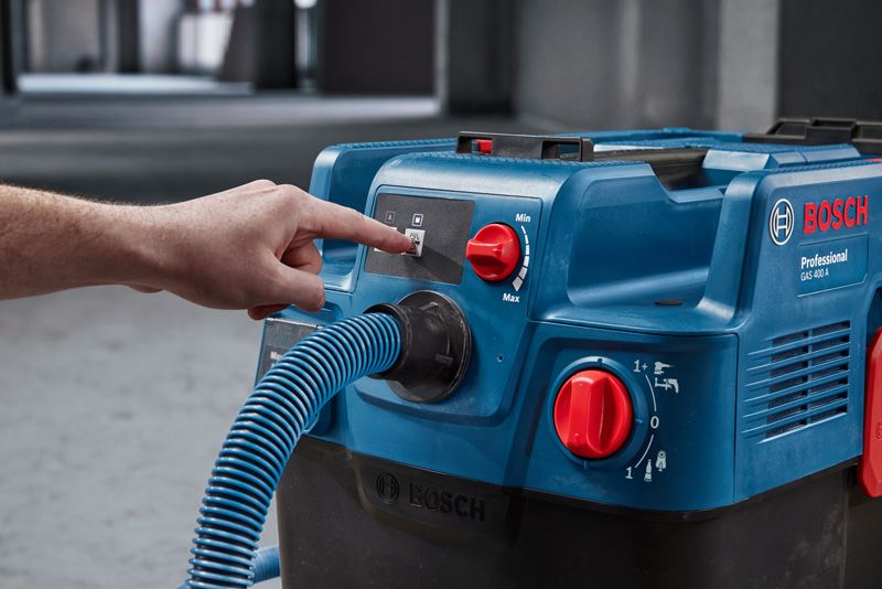 Bosch GAS 400 一款具有可調節吸力的多功能吸塵器。.